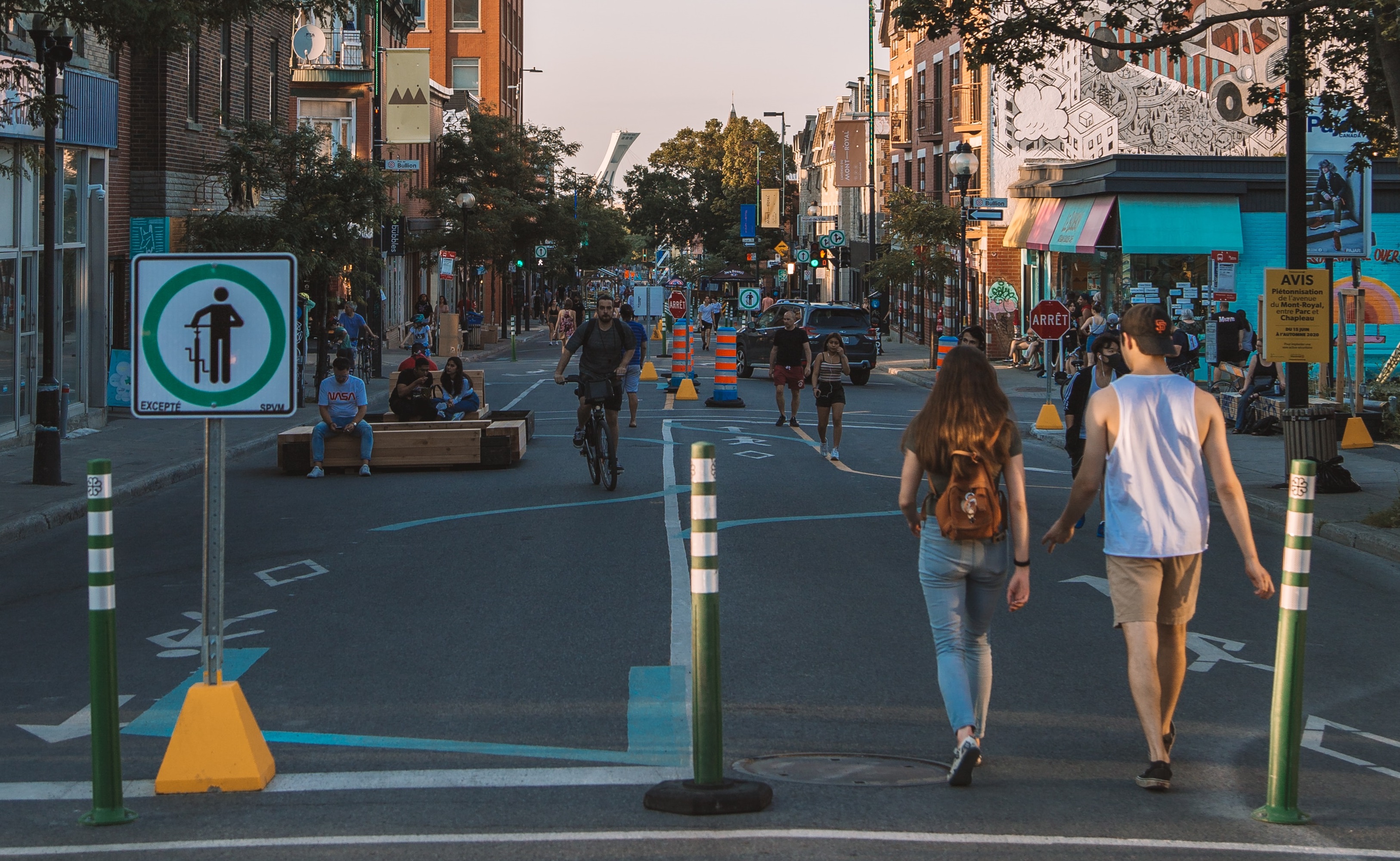 Walking street in downtown Montréal